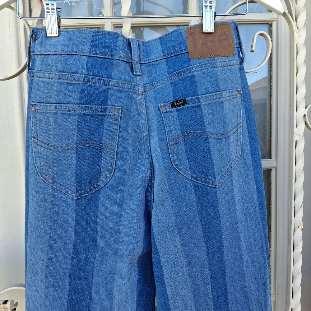 Lee Hits Of Blue Striped Flare High Rise Jeans  Women Size 26 - Picture 9 of 16